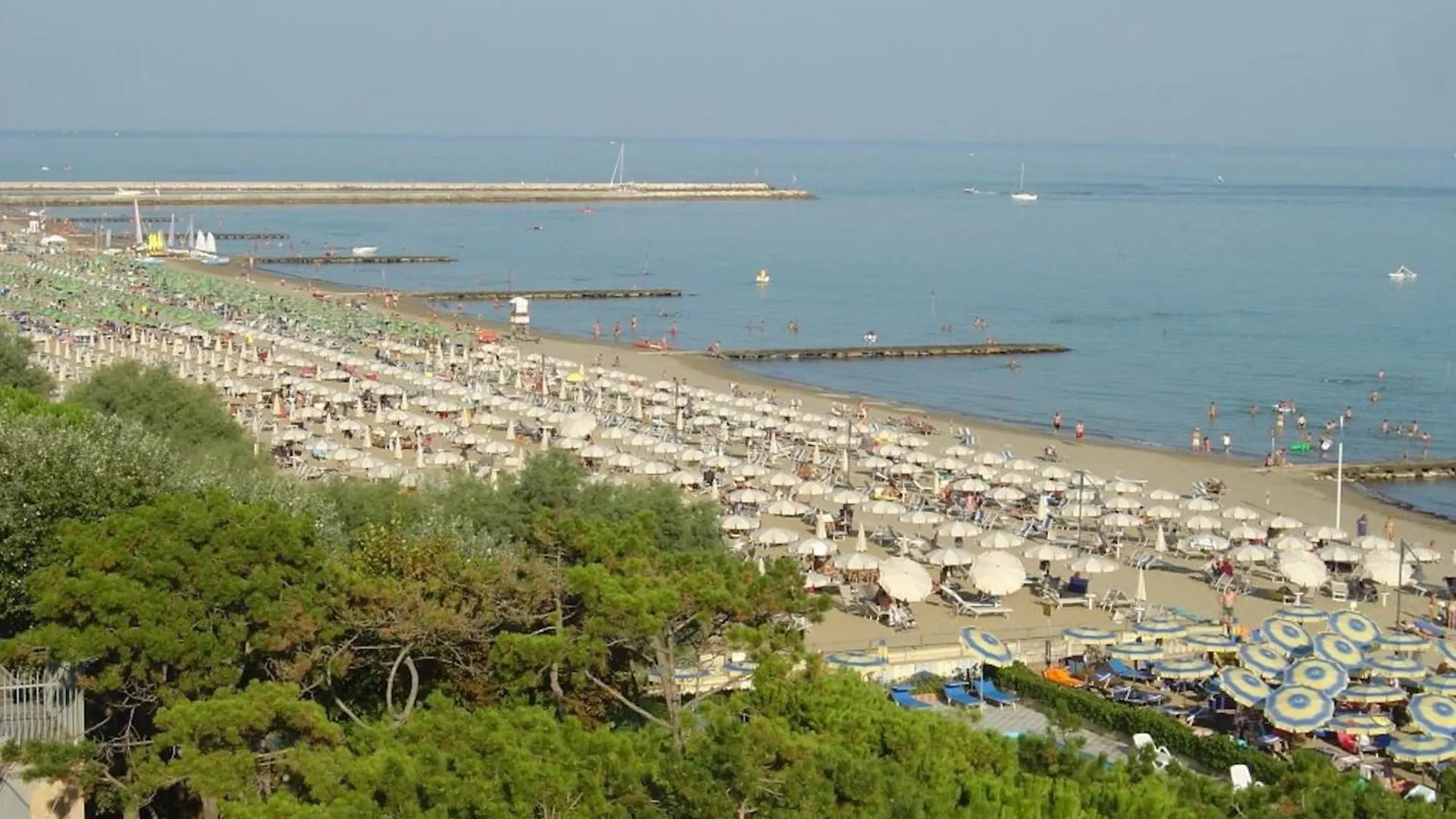 The Perfect Home Base For Your Beach Vacation contacts